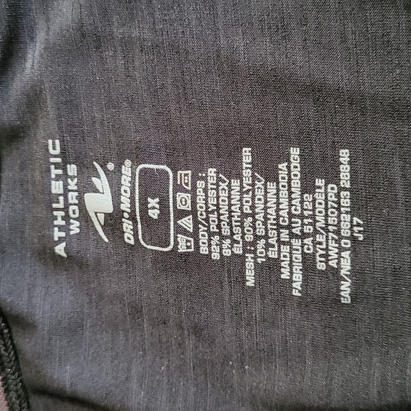 Athletic Works  Top - Picture 5 of 5